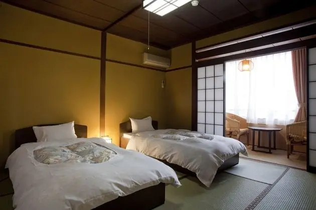 Traditional Oda, Sigara İçilmez, Dağ Manzaralı (Japanese Style Room for 4 Person)