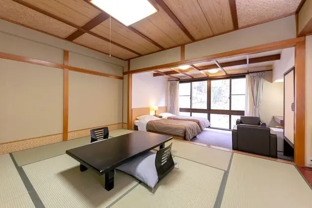 Superior Oda, Sigara İçilmez (Japanese-style,  with 2 Single Beds)
