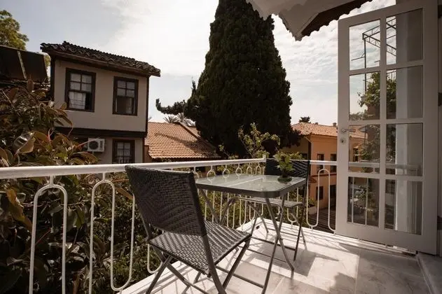 Comfort Oda, Bahçe Manzaralı, Balkonlu