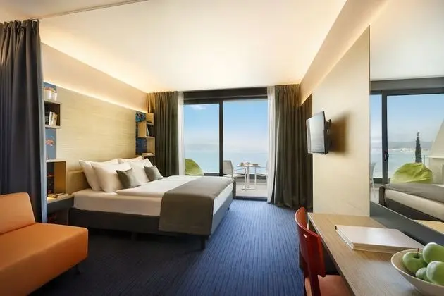 Superior Tek Büyük veya İki Ayrı Yataklı Oda, Balkon, Deniz Manzaralı