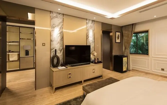 Villa, Göl Manzaralı (Icity Saigon)