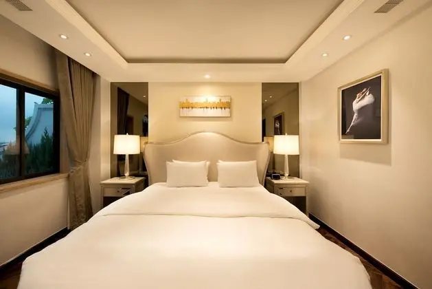 Villa, Göl Manzaralı (Icity Saigon)