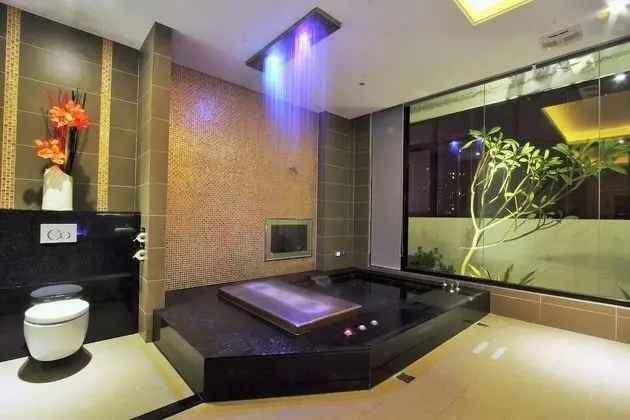 Romantic Oda, Jakuzi (KTV Hours:10:00～24:00;Check-in 6PM)