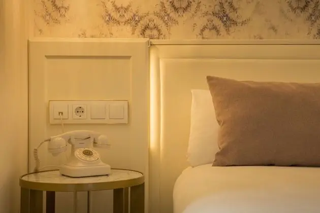 Basic Tek Büyük Yataklı Oda