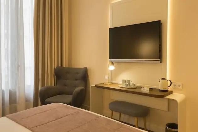 Standard Tek Büyük Yataklı Oda