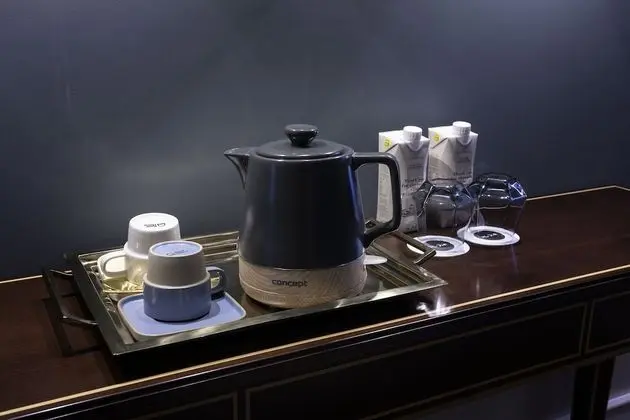 Oda, Şehir Manzaralı (Original)