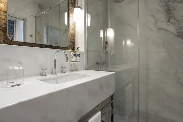 Oda, Şehir Manzaralı (Original)