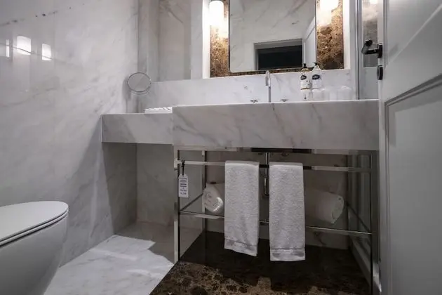 Oda, Şehir Manzaralı (Original)