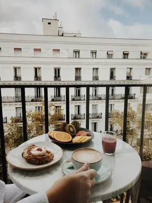 Deluxe Tek Büyük Yataklı Oda, Teras, Şehir Manzaralı
