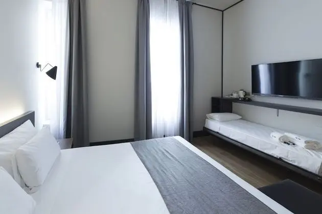 Üç Kişilik Oda