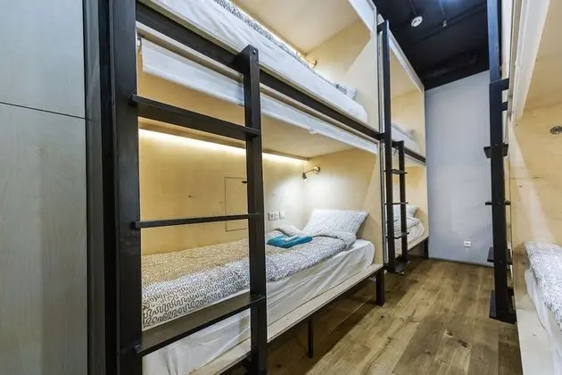 Ortak Ranzalı Oda, Sadece kadınlar için (Bed in 8-bed Room)