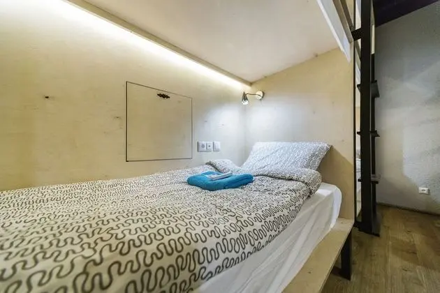 Ortak Ranzalı Oda, Sadece kadınlar için (Bed in 8-bed Room)