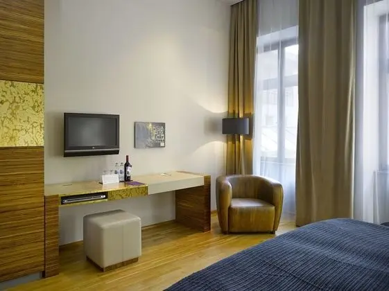 Deluxe Tek Büyük Yataklı Oda