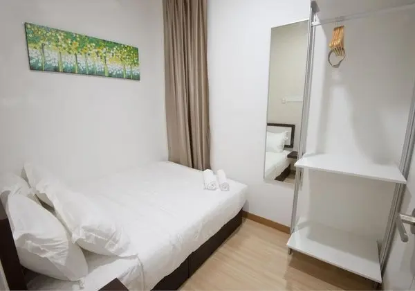İki Ayrı Yataklı Oda, Ortak Banyo, Havuz Manzaralı