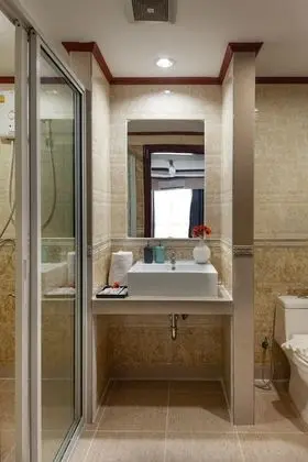 Deluxe Corner Room