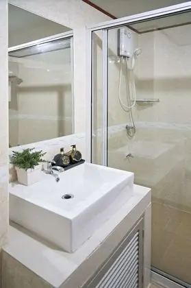 Deluxe Corner Room