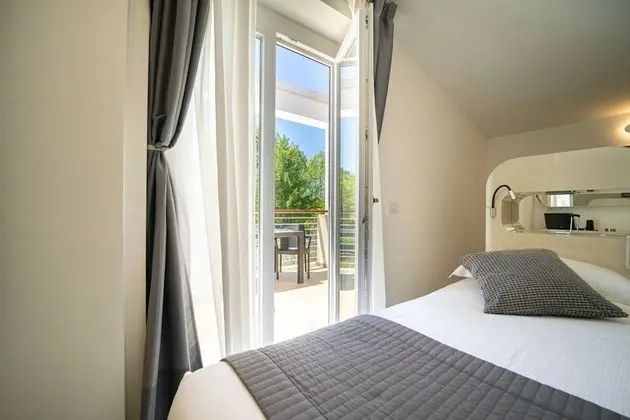 Deluxe Oda, 1 En Büyük (King) Boy Yatak, Balkon, Havuz Manzaralı