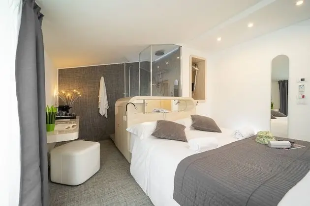 Deluxe Oda, 1 En Büyük (King) Boy Yatak, Balkon, Havuz Manzaralı