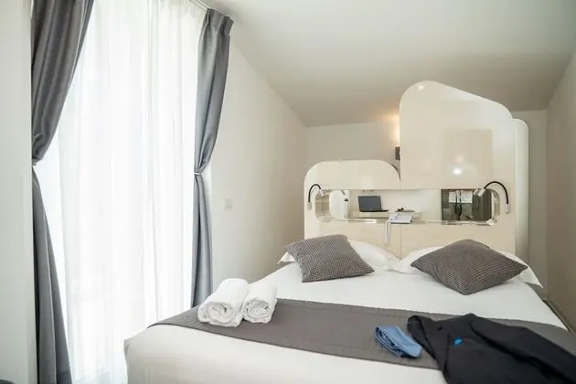 Deluxe Oda, 1 En Büyük (King) Boy Yatak, Balkon, Havuz Manzaralı