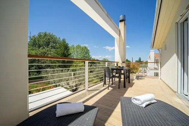 Deluxe Oda, 1 En Büyük (King) Boy Yatak, Balkon, Havuz Manzaralı