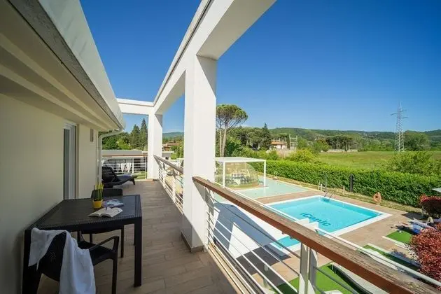 Deluxe Oda, 1 En Büyük (King) Boy Yatak, Balkon, Havuz Manzaralı