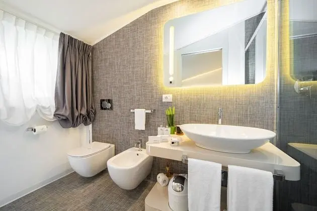 Deluxe Oda, 1 En Büyük (King) Boy Yatak, Balkon, Havuz Manzaralı