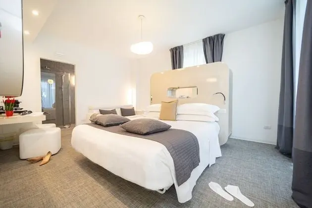 Junior Süit, 1 En Büyük (King) Boy Yatak ve Çekyat, Teras, Havuz Manzaralı