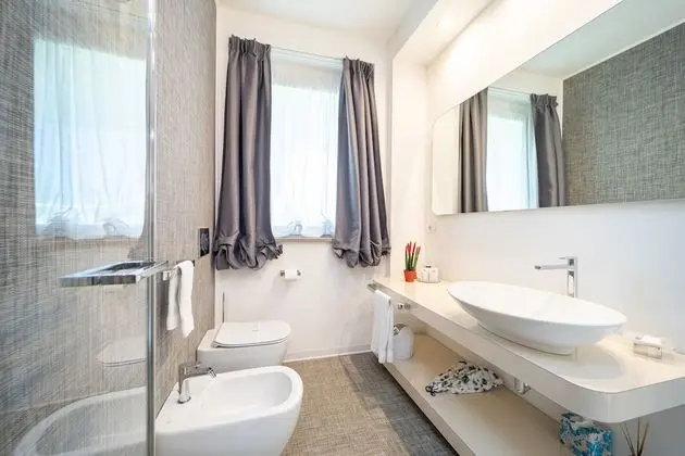 Junior Süit, 1 En Büyük (King) Boy Yatak ve Çekyat, Teras, Havuz Manzaralı