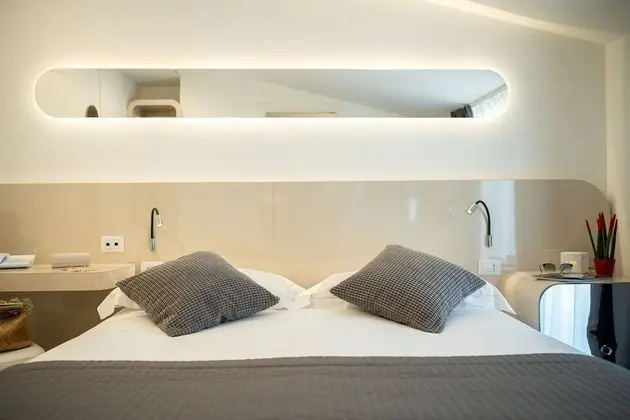 Junior Süit, 1 En Büyük (King) Boy Yatak ve Çekyat, Teras, Havuz Manzaralı