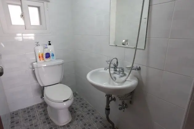 Tek Kişilik Oda, Sadece kadınlar için, Ortak Banyo