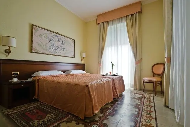 Tek Büyük Yataklı Oda
