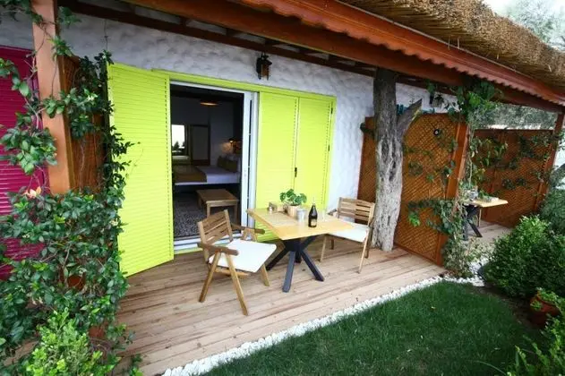 Deluxe Oda, Deniz ve Bahçe Manzaralı