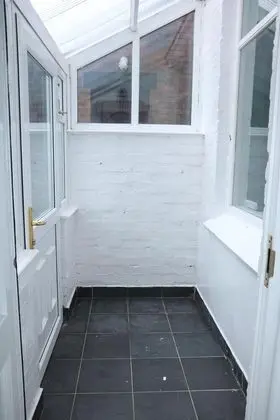Business Ev, Özel Banyo (Large 3 Bedroom House)