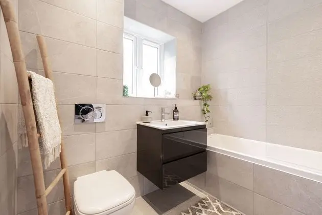 Ev, Özel Banyo (4 Bedroom Townhouse No 64)