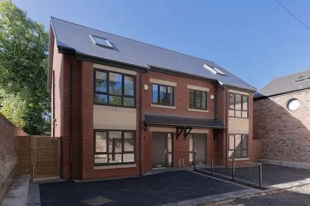 Ev, Özel Banyo (4 Bedroom Townhouse No 64)