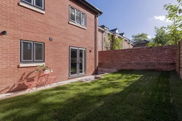 Ev, Özel Banyo (4 Bedroom Townhouse No 64)