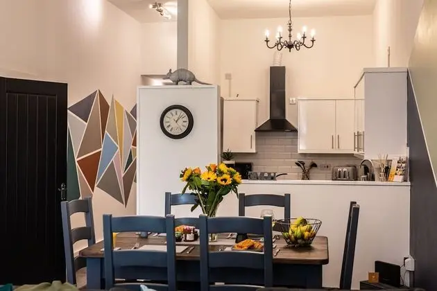 Apart Daire, Özel Banyo, Bahçe Manzaralı (Dark -3 bedroom 1st Floor)