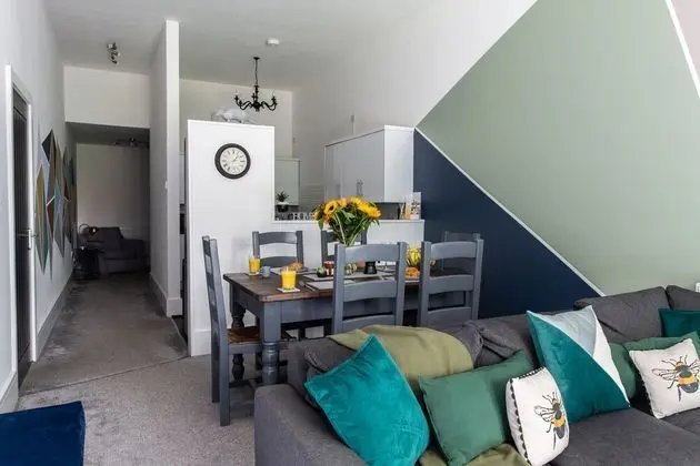 Apart Daire, Özel Banyo, Bahçe Manzaralı (Dark -3 bedroom 1st Floor)