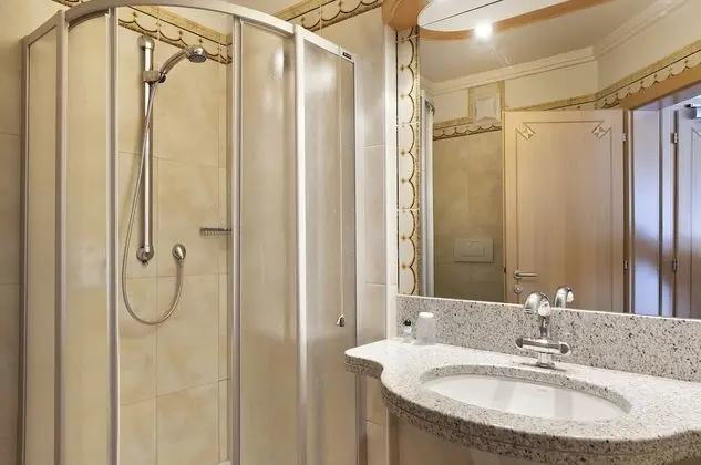 Classic Tek Büyük Yataklı Oda