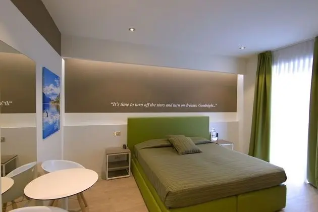 Standard Tek Büyük veya İki Ayrı Yataklı Oda, Balkon, Bahçe Manzaralı (1st floor)