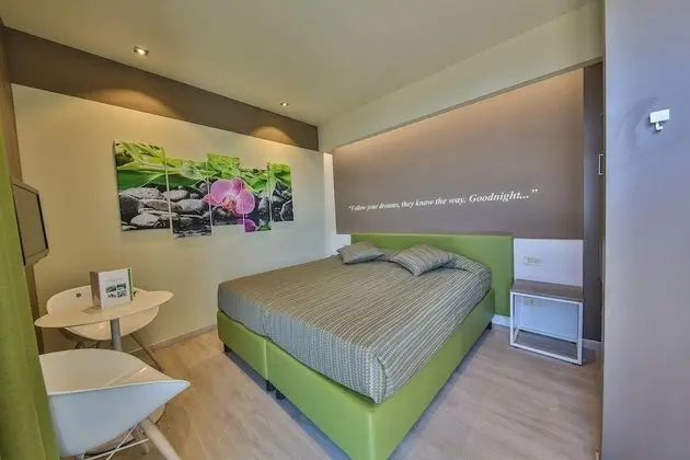 Superior Tek Büyük Yataklı Oda, Balkon, Göl Manzaralı