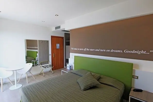 Superior Tek Büyük Yataklı Oda, Balkon, Göl Manzaralı