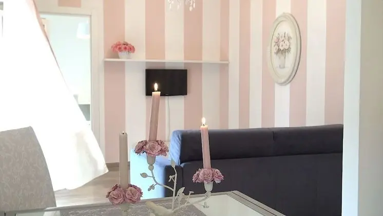 Apart Daire, Ek Bina