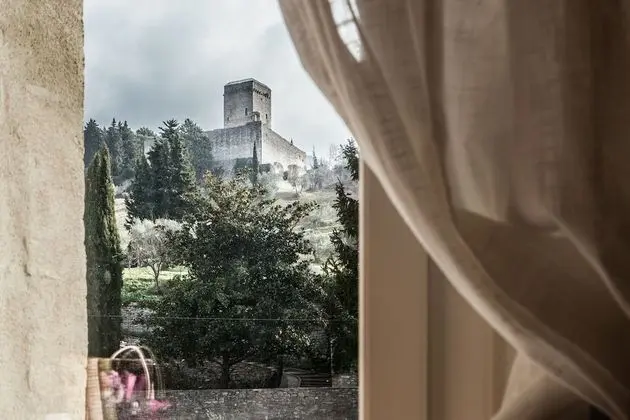 Apart Daire, Ek Bina