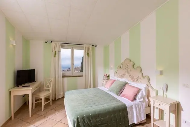 Panoramic Tek Büyük Yataklı Oda, Bahçe Manzaralı