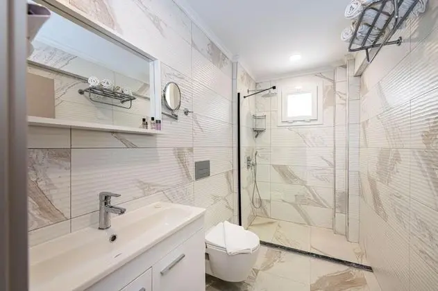Suite, Havuz veya Bahçe Manzaralı, Balkonlu