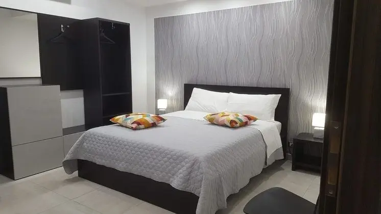 Tek Büyük Yataklı Oda, 1 Çift Kişilik Yatak