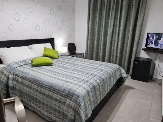 Tek Büyük Yataklı Oda, 1 Çift Kişilik Yatak