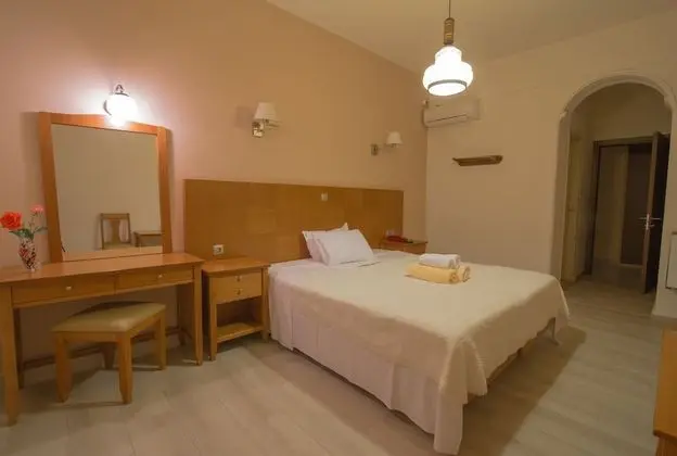 Büyük Yataklı Tek Kişilik Oda
