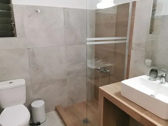 Büyük Yataklı Tek Kişilik Oda